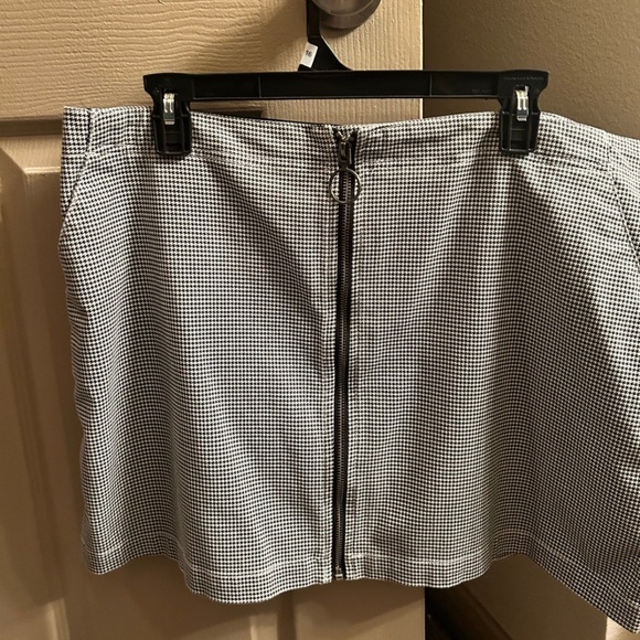 Dresses & Skirts - Black and white mini wrap skirt